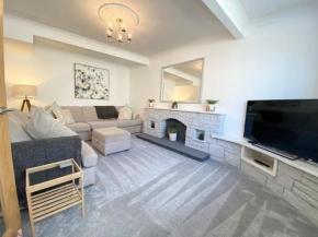 Modern 4-bed Cottage Llanwrst Town Centre & Parking - Snowdonia! near Betws-y-Coed